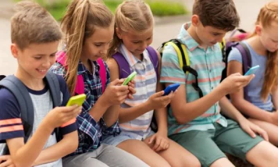 Zakaz używania smartfonów w szkołach od 1 września